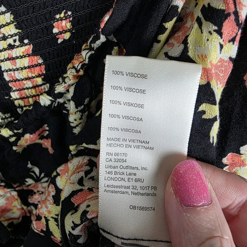 NWT Free People Black Floral Puff Sleeve Smocked Crop Top‎ Tie Back Size M Boho